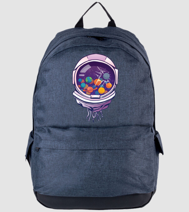Cască de astronaut model albastru jeanși pe tricou