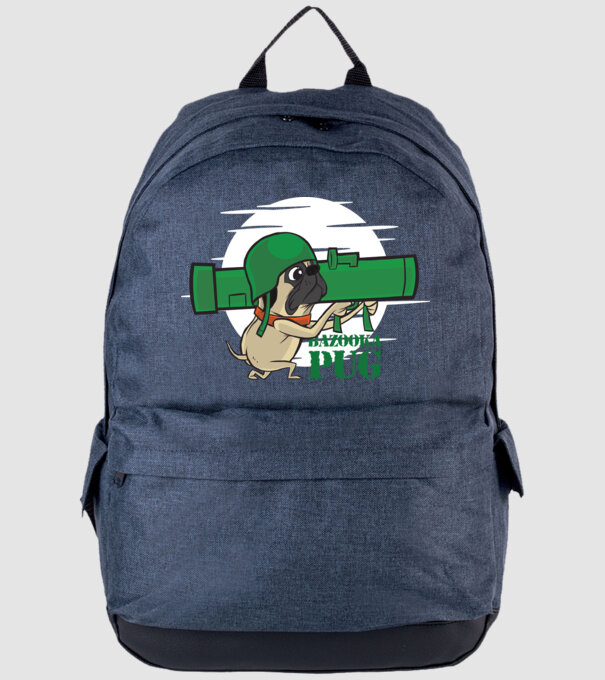 Mops Bazooka model albastru jeanși pe tricou