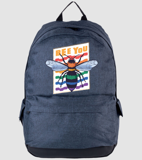 Bee You Pride model albastru jeanși pe tricou