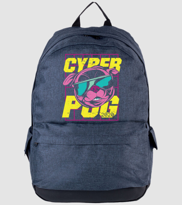 Mops Cyber Pug model albastru jeanși pe tricou