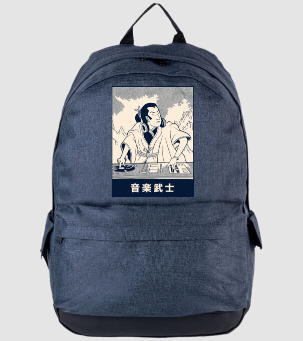 DJ Samurai model albastru jeanși pe tricou