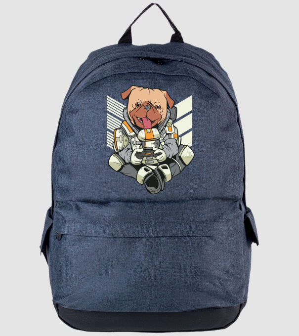 Mops Gamer model albastru jeanși pe tricou