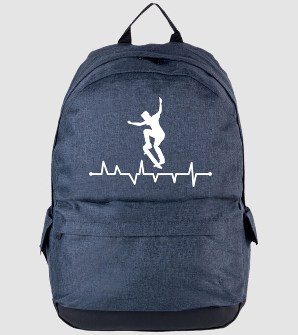 Heartbeat Skateboarder model albastru jeanși pe tricou