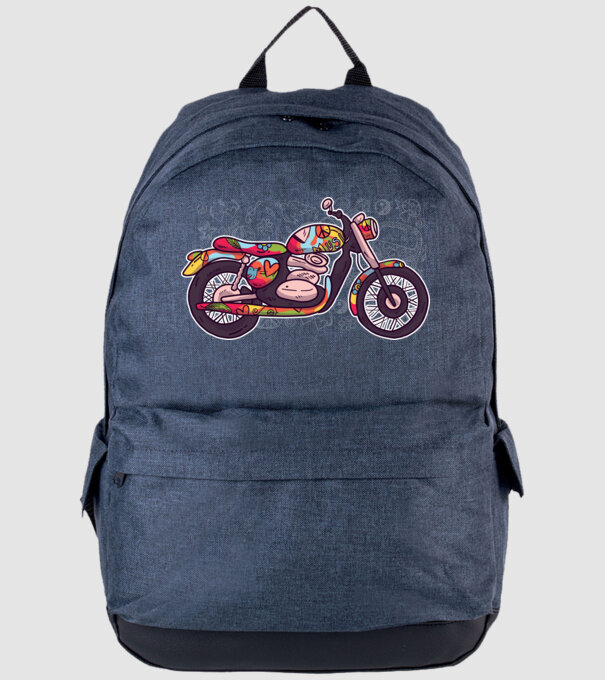Motociclist Hippi model albastru jeanși pe tricou