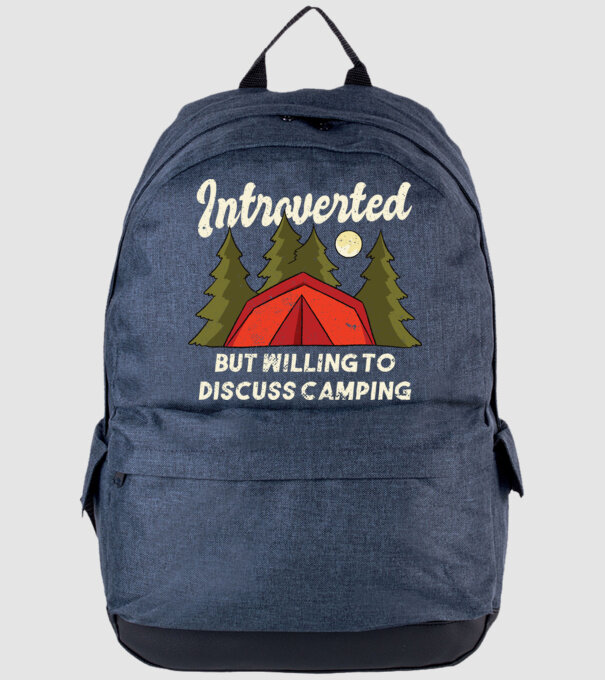 Camping Introvertit model albastru jeanși pe tricou