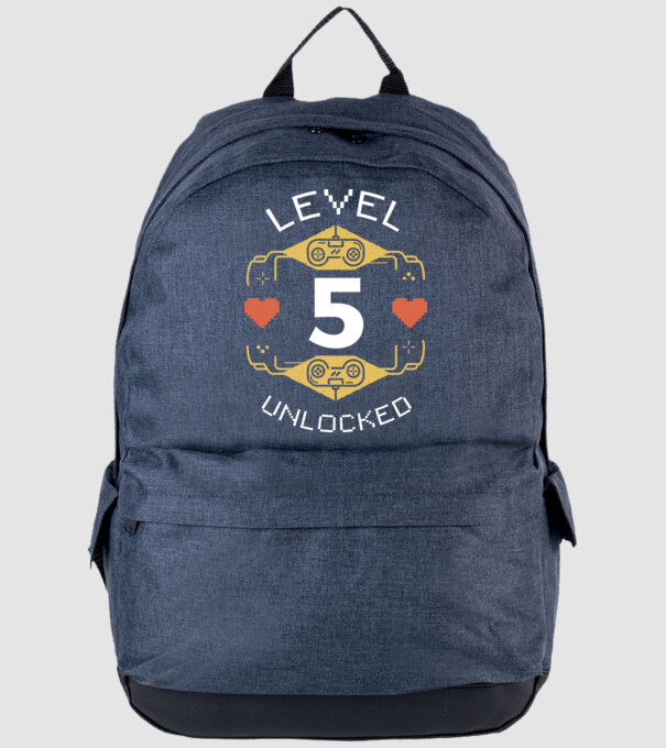 Level 5 Unlocked Gamer Birthday model albastru jeanși pe tricou