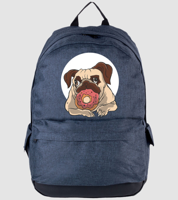 Mops cu gogoașă model albastru jeanși pe tricou