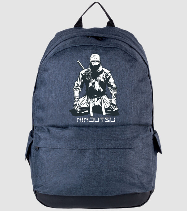 Ninja model albastru jeanși pe tricou