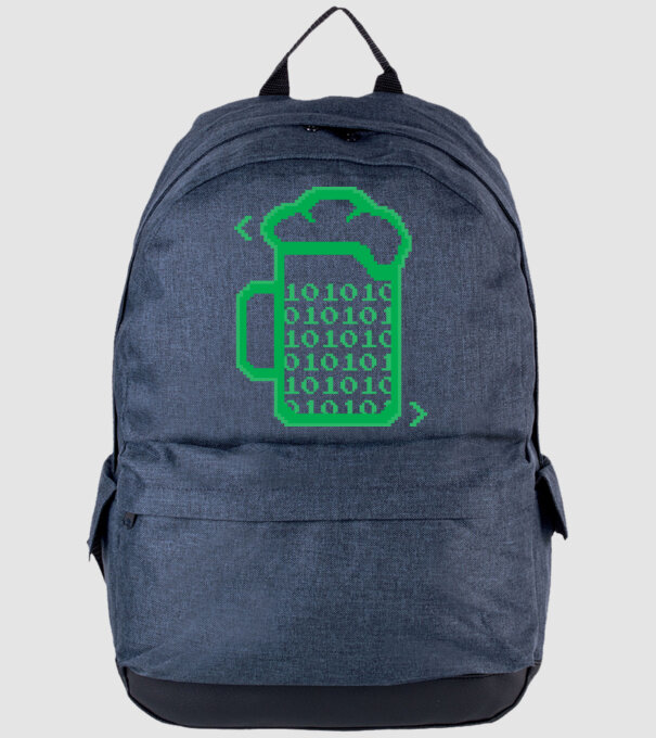 Bere Programator model albastru jeanși pe tricou