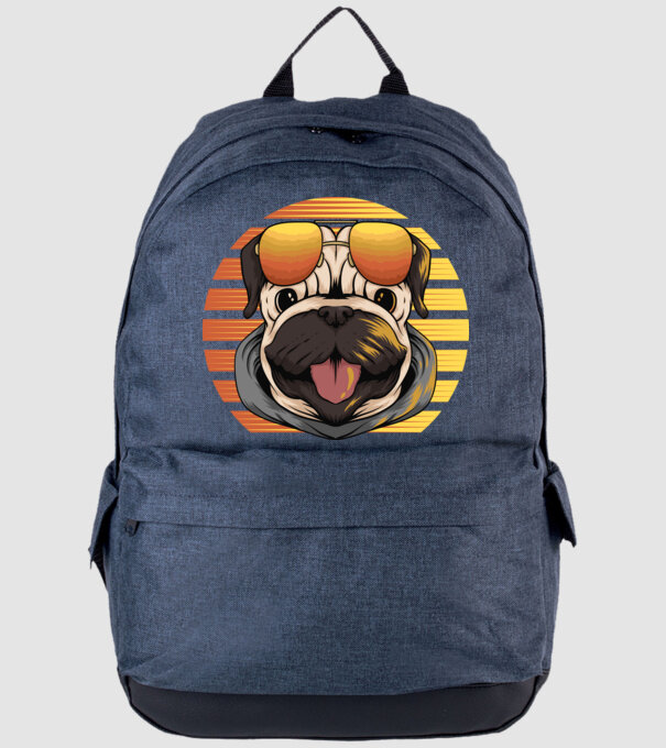 Retro mops model albastru jeanși pe tricou
