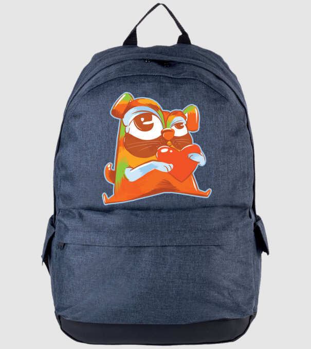 Mops colorat model albastru jeanși pe tricou