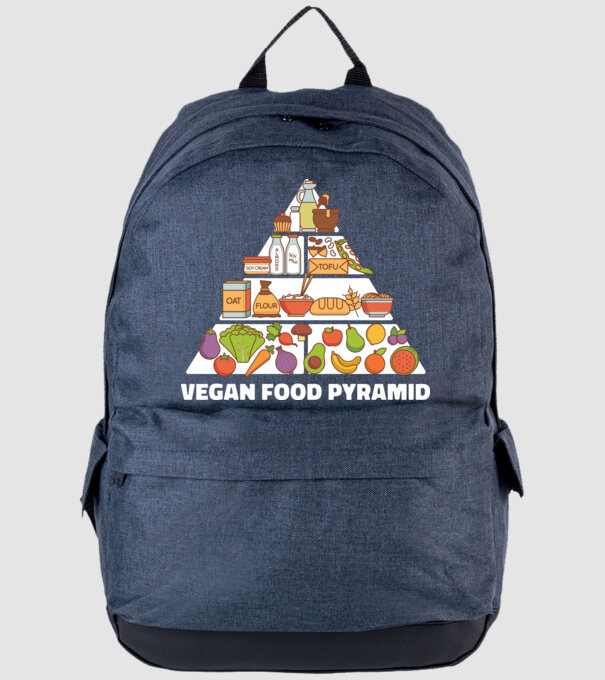 Piramidă vegan model albastru jeanși pe tricou