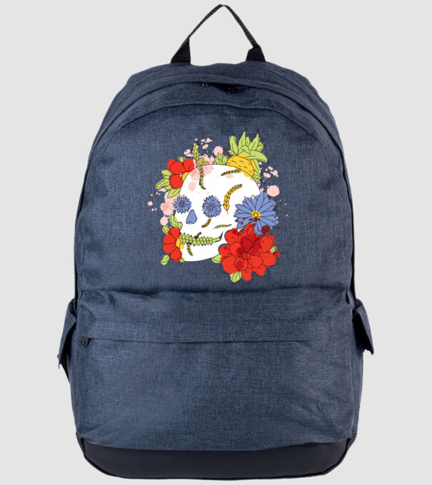 Craniu cu Flori model albastru jeanși pe tricou