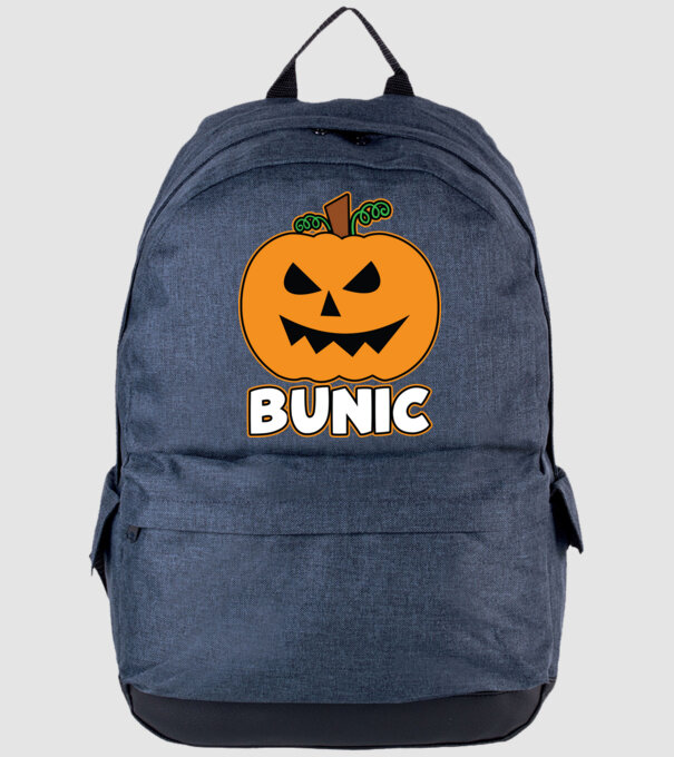 bunic model albastru jeanși pe tricou