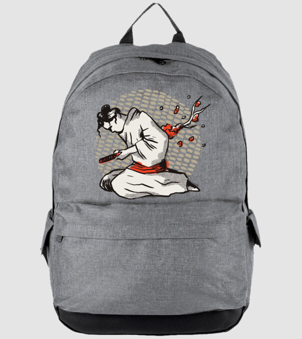 Samurai Harakiri model gri pe tricou