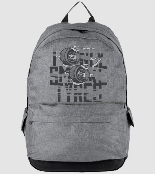 I only smoke Tyres model gri pe tricou