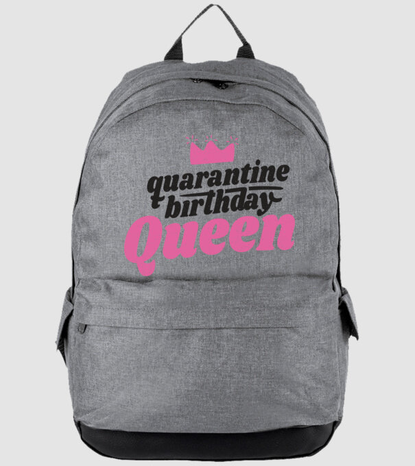 quarantine Queen model gri pe tricou