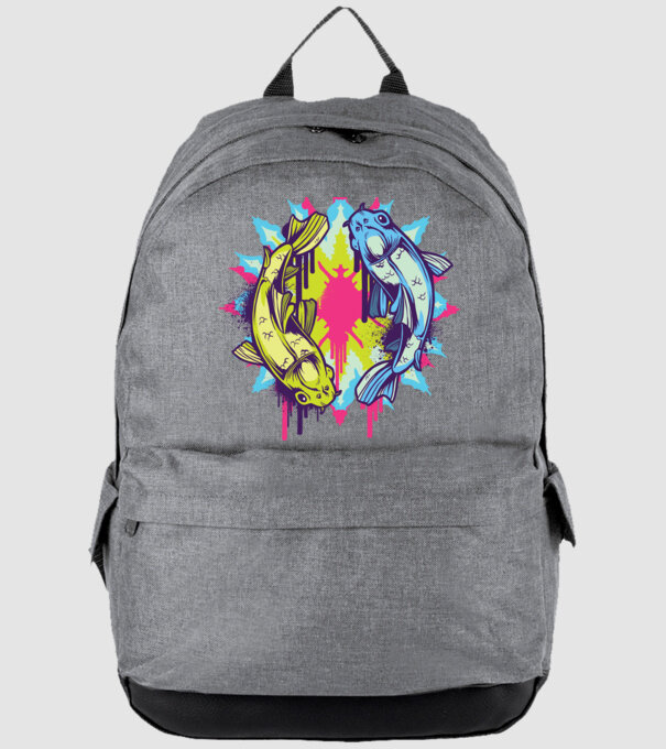 Crap Koi Colorat model gri pe tricou