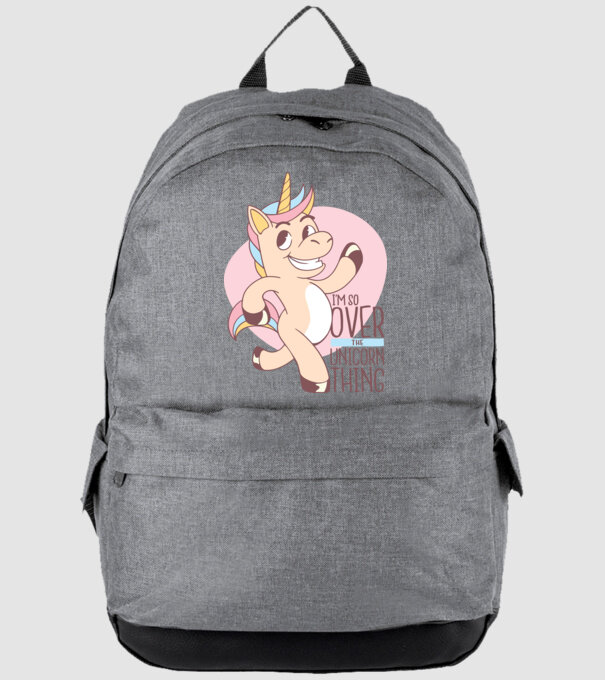 Am trecut de mult peste perioada de Unicorn model gri pe tricou