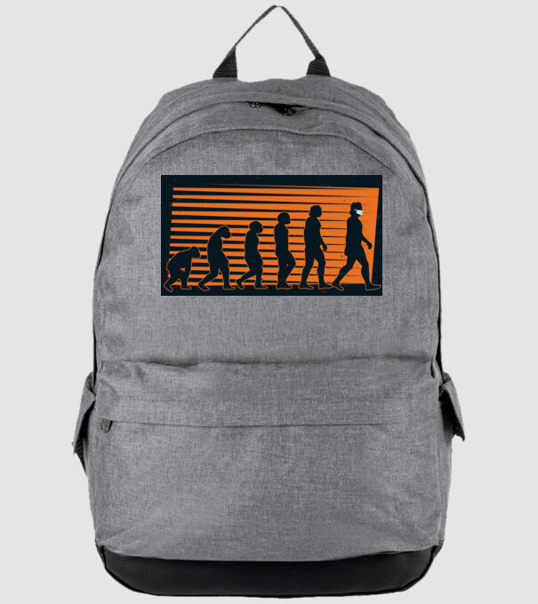 Evoluție Mască model gri pe tricou