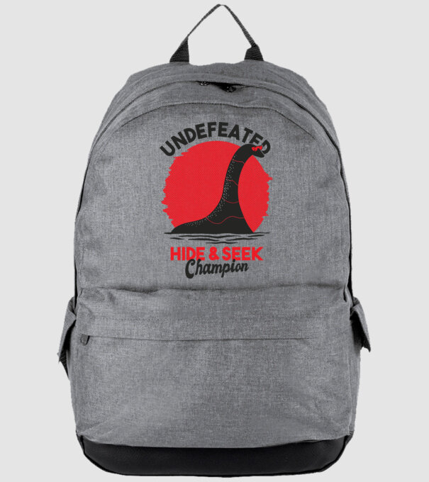Undefeated Hide & Seek Champion model gri pe tricou