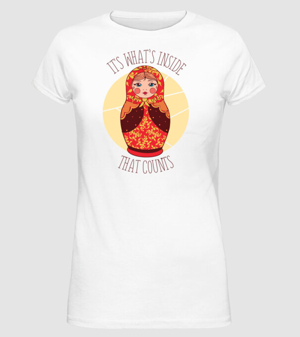 Interiorul contează - păpușă Mamushka model alb pe tricou