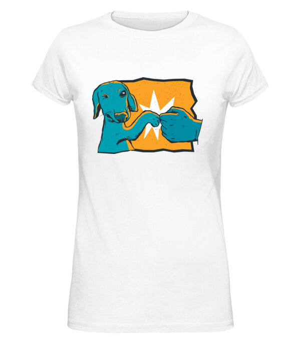  model  pe tricou