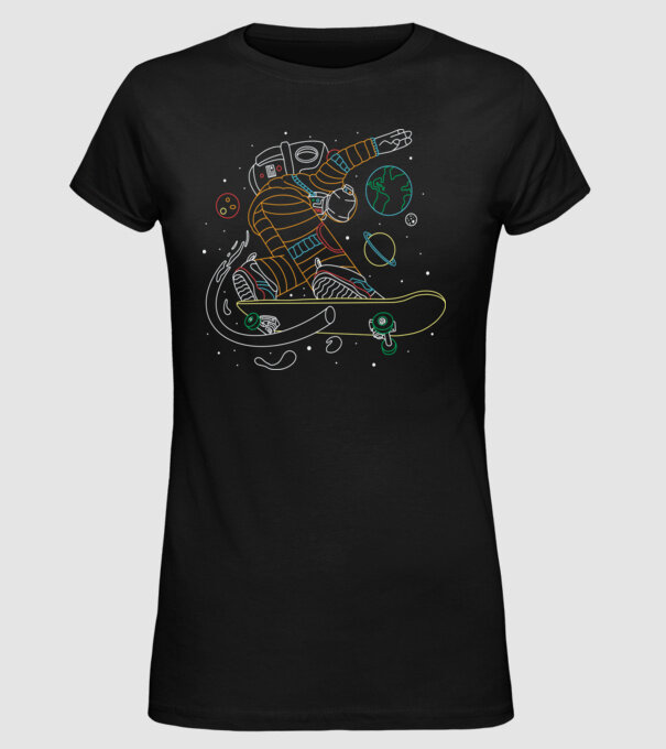 Astronaut Skateboarder model negru pe tricou