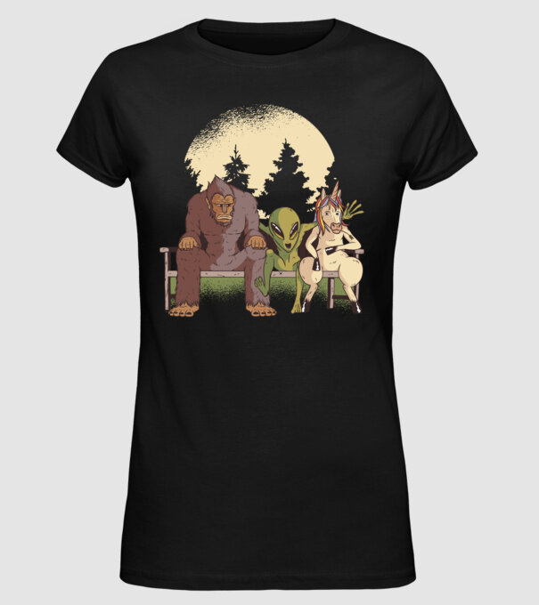 Creaturi mitice model negru pe tricou