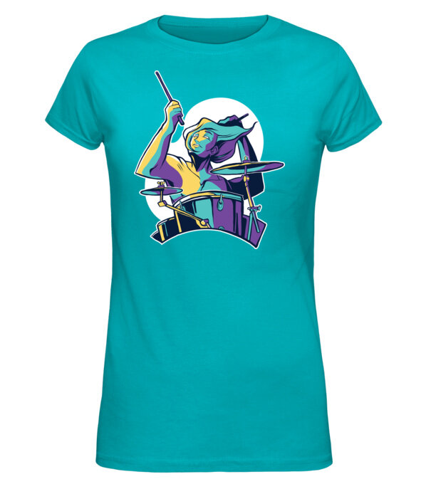  model  pe tricou