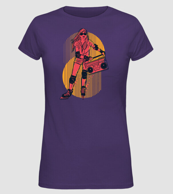 Fată skate model mov pe tricou