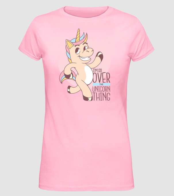 Am trecut de mult peste perioada de Unicorn model roz deschis pe tricou