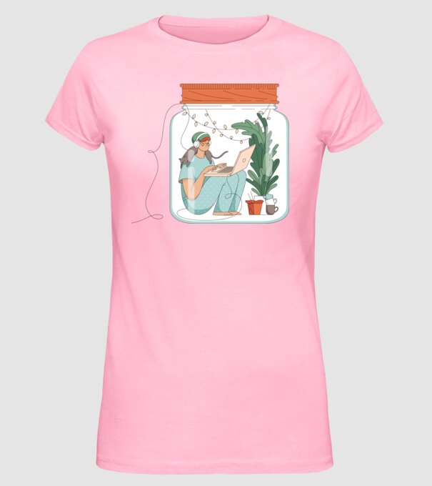 Fată Social Distancing model roz deschis pe tricou