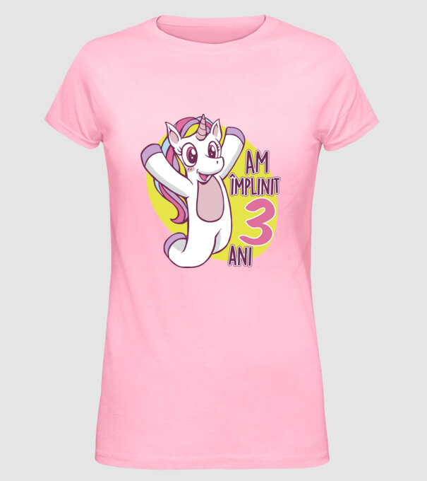 Am împlinit 3 ani model roz deschis pe tricou