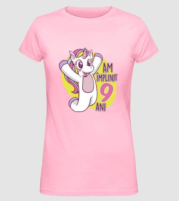 Am împlinit 9 ani model roz deschis pe tricou