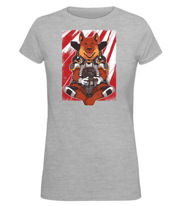  model  pe tricou