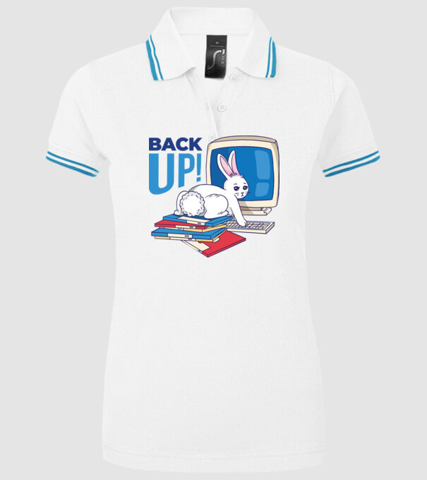 Back up bunny model alb pe tricou