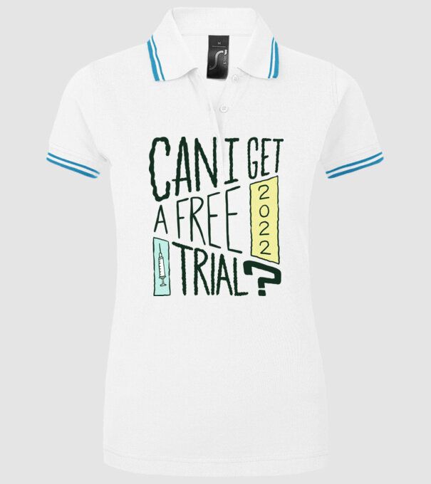 model alb pe tricou