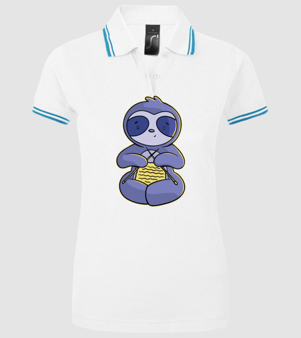 Leneș drăguț tricotând model alb pe tricou