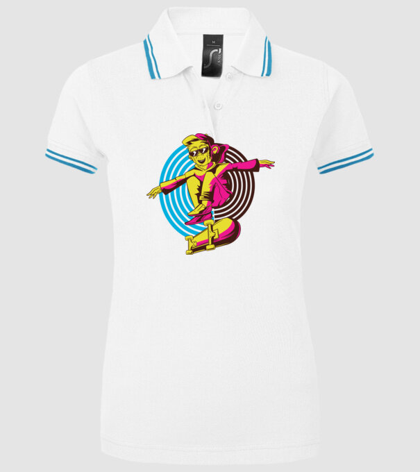Maimuță Skateboarder model alb pe tricou