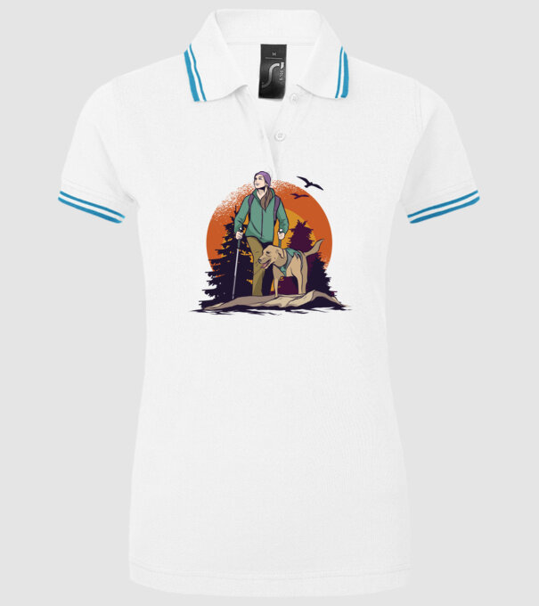 Excursie cu câine model alb pe tricou