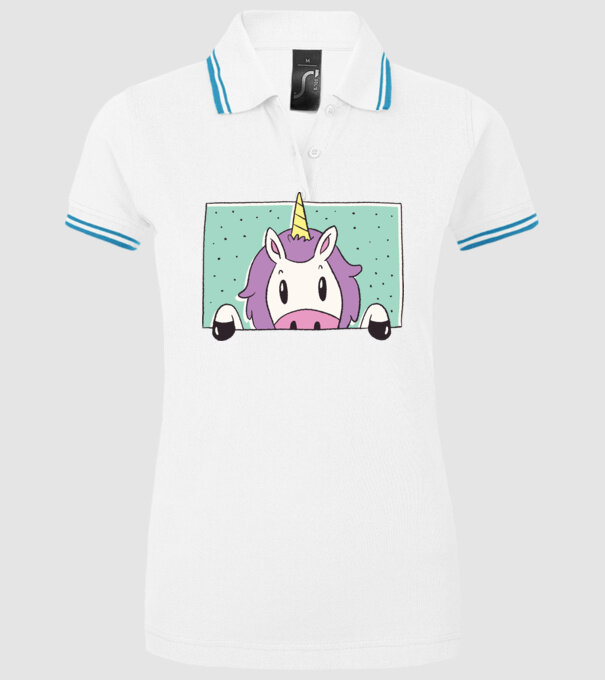 Unicorn curios model alb pe tricou