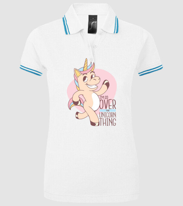 Am trecut de mult peste perioada de Unicorn model alb pe tricou