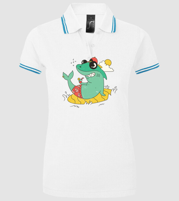 Rechin la plajă model alb pe tricou