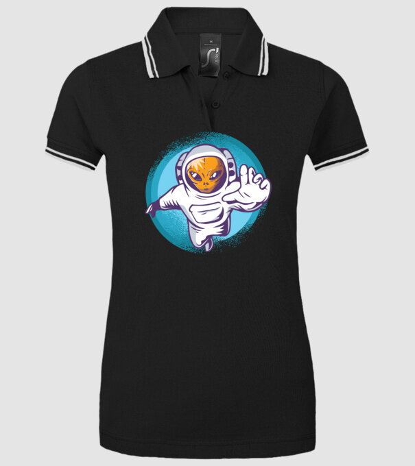 Alien Astronaut model negru pe tricou