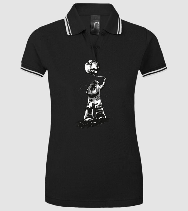 Astronaut Lună model negru pe tricou