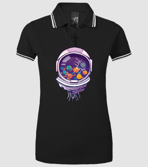 Cască de astronaut model negru pe tricou