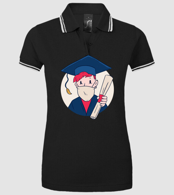 model negru pe tricou