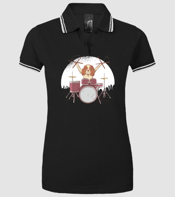 Câine Baterist model negru pe tricou