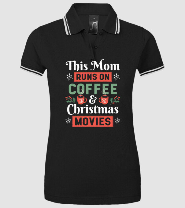 Această mamă funcționează cu cafea și filme de crăciun model negru pe tricou